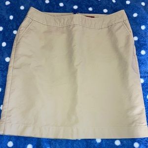 Classic khaki skirt - size 12 - Merona - zipper back and deep front pockets!